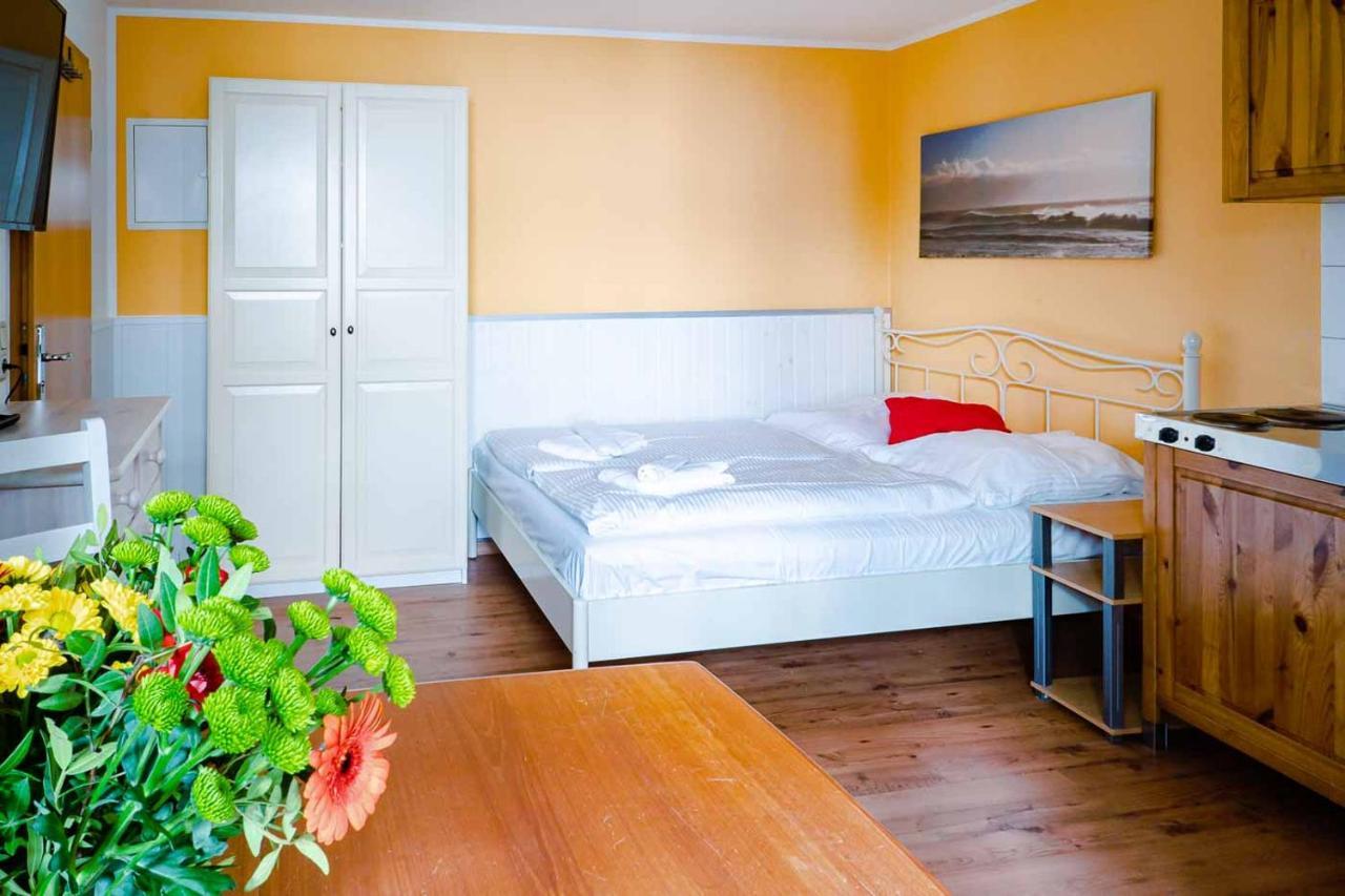 Apartmenthaus Chrischanshof Rostock Buitenkant foto