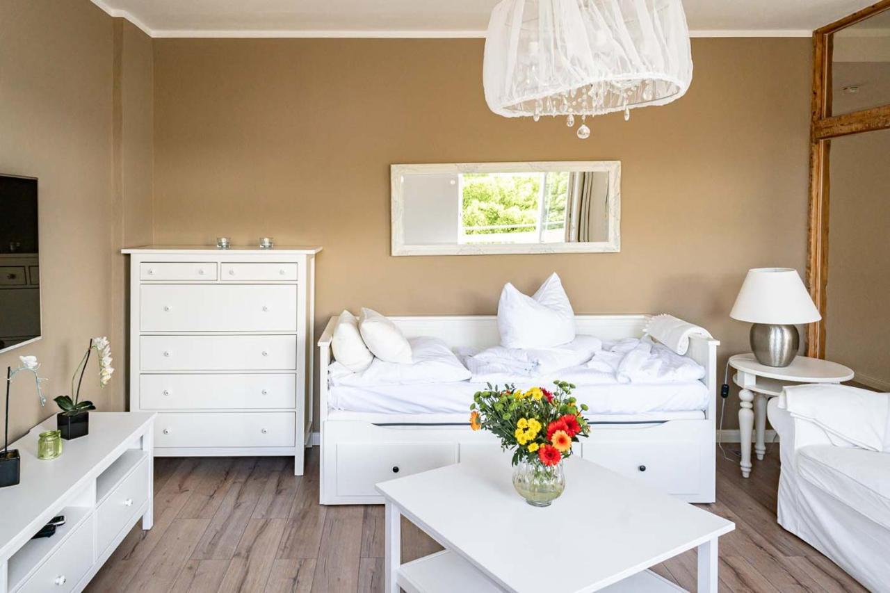 Apartmenthaus Chrischanshof Rostock Buitenkant foto