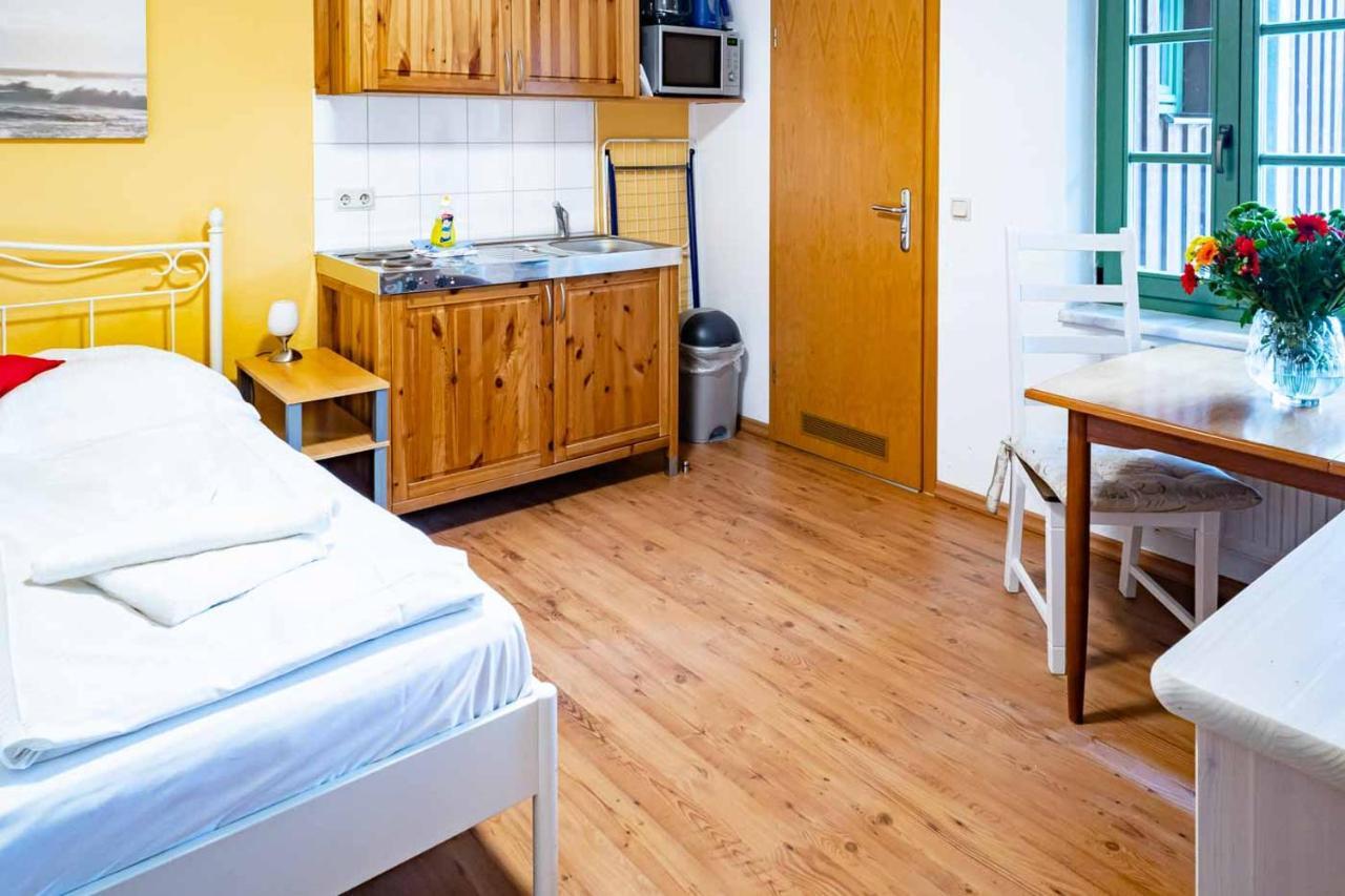Apartmenthaus Chrischanshof Rostock Buitenkant foto