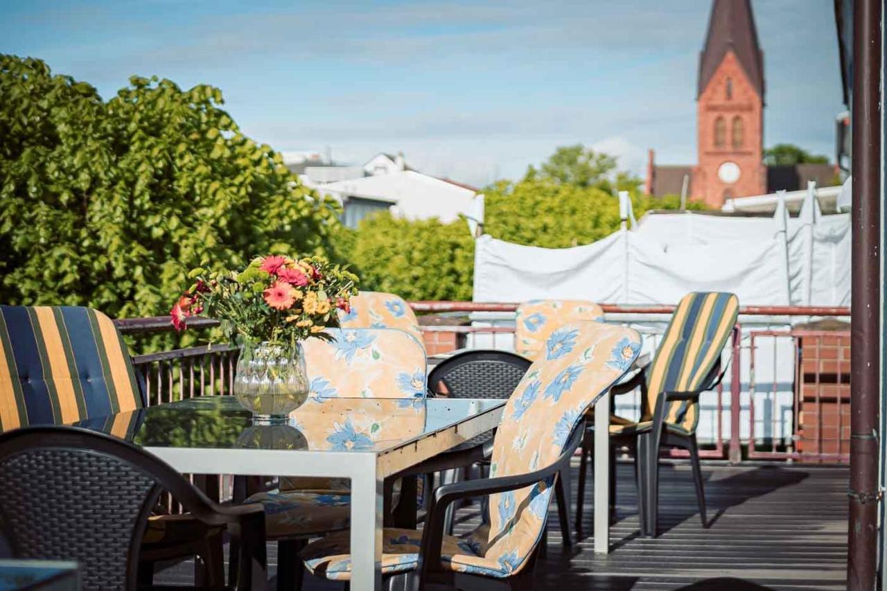 Apartmenthaus Chrischanshof Rostock Buitenkant foto